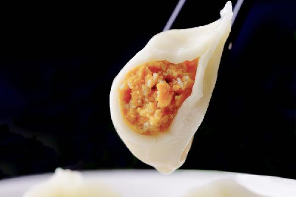 把餃子館開在愛馬仕旁邊，一年竟然開出七家直營店